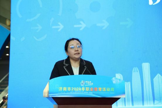 共舞济南工程职院精彩亮相济南职教周ag旗舰厅注册传统文化与现代科技(图6)